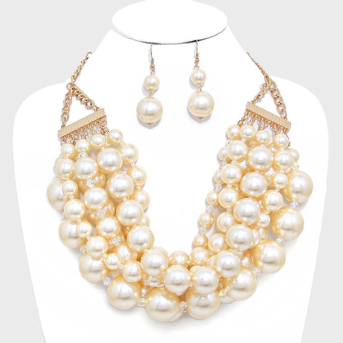 Extravagant Pearl Necklace