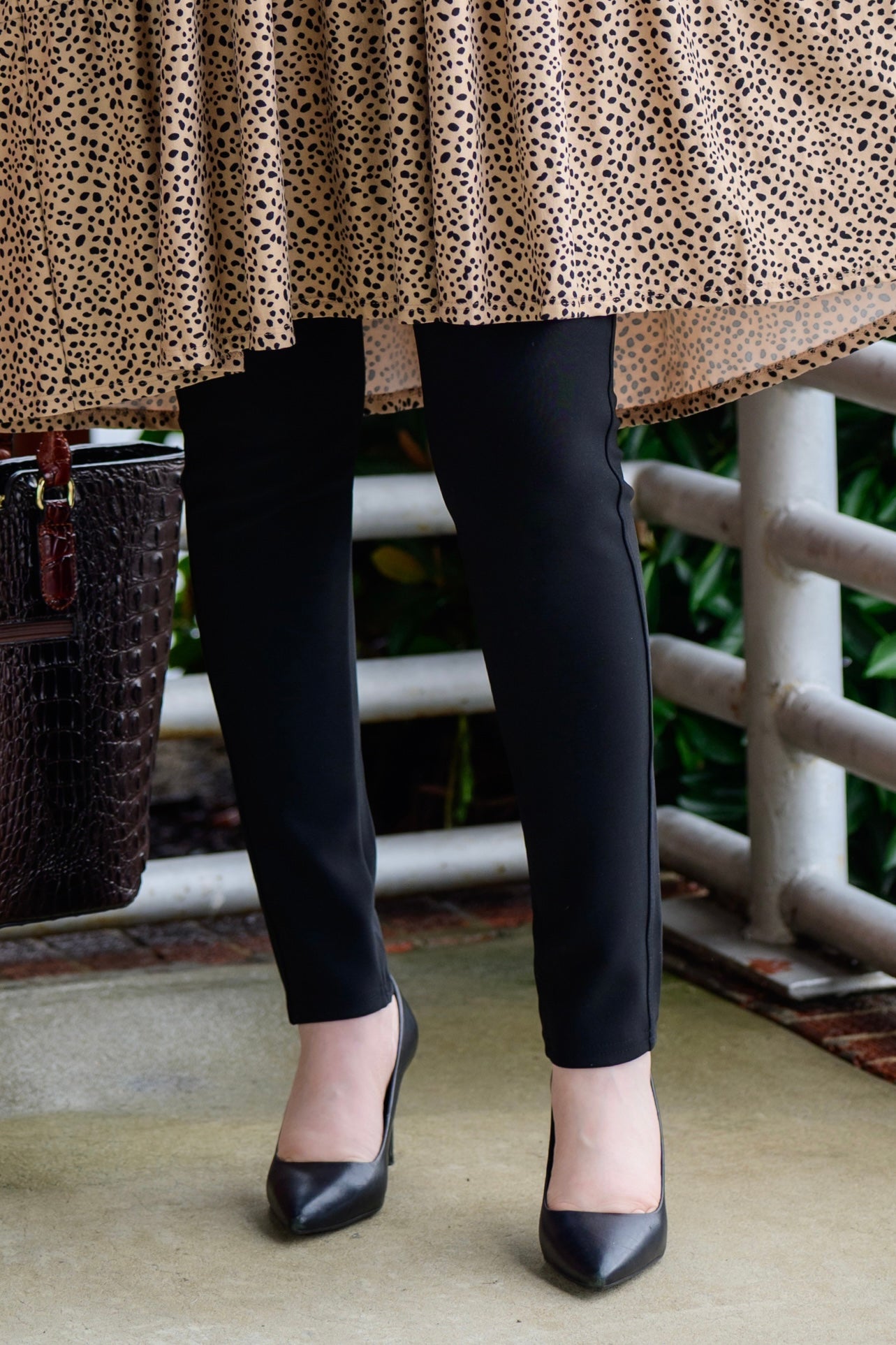 Sleek Slim Pants (Black)