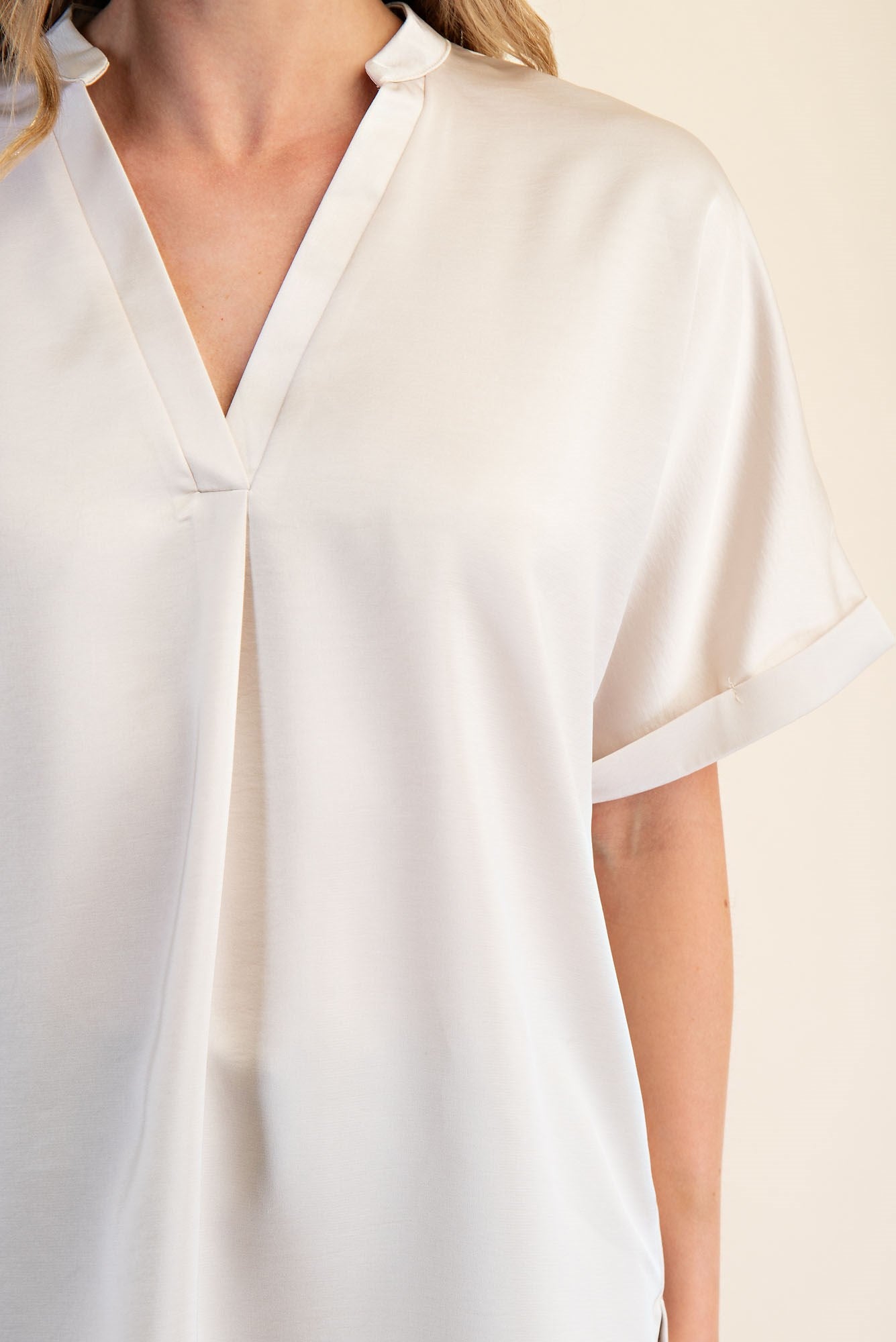Simply Chic Satin Top – Cream