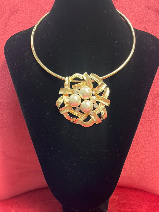 Pearly Gold Choker