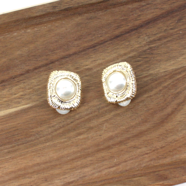 Gold Squared Pearl Clip-Ons