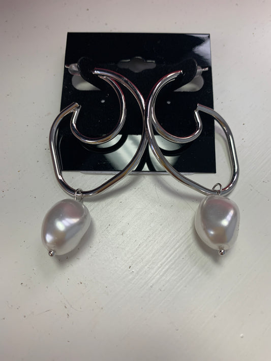 Silver Pearl Earrings